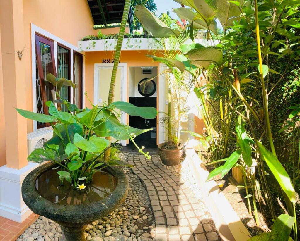Giri'S Villa Jimbaran Ungasan  Exterior photo